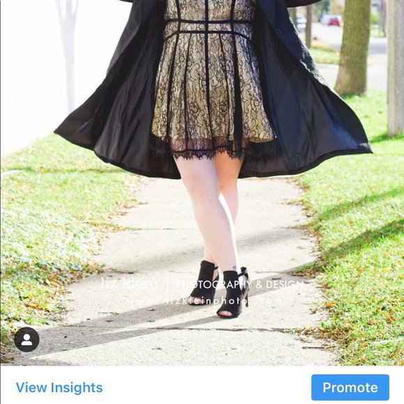 Lace sleeveless dress - Picture 2 of 2